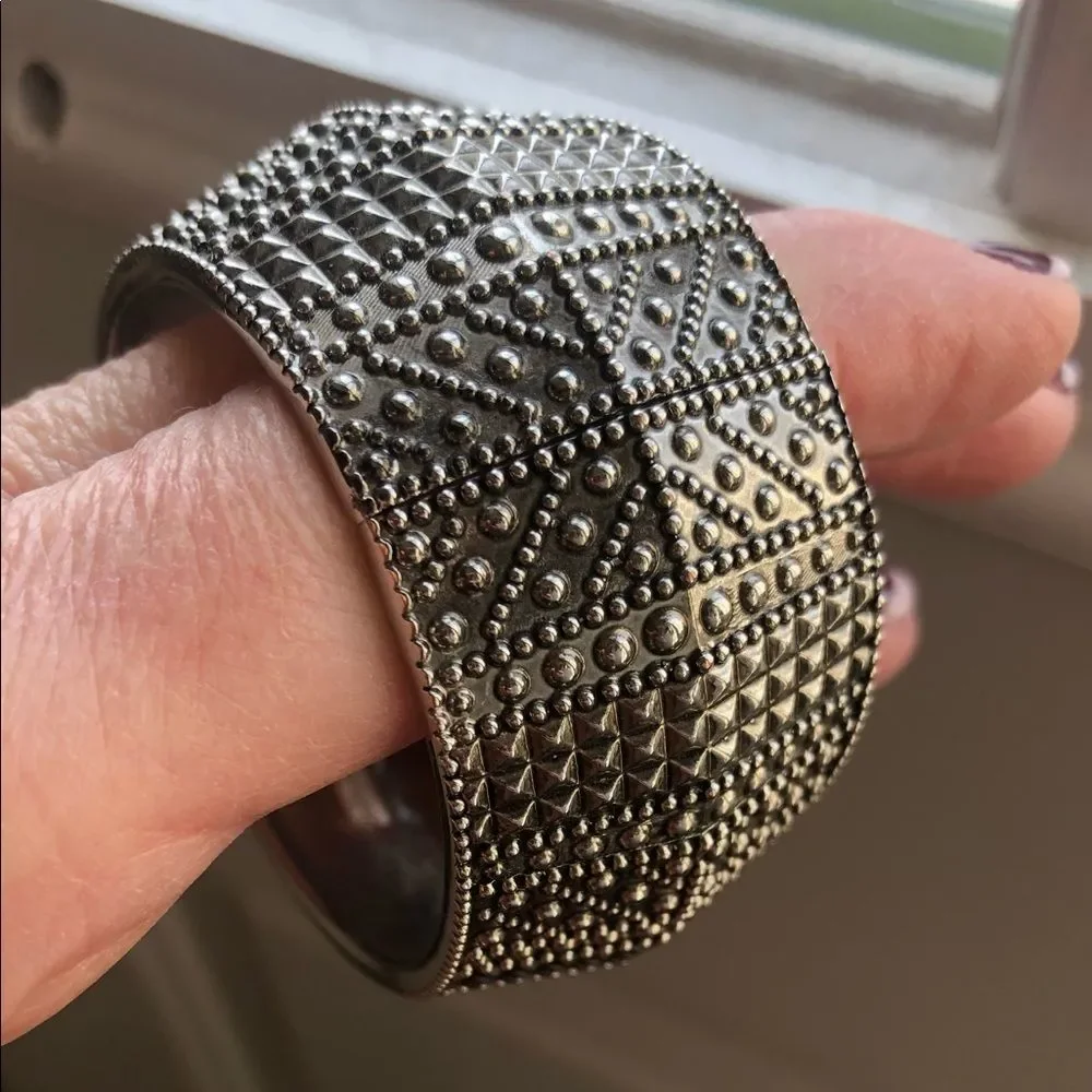 Silver tone texture design bracelet Sz 7.5 - Picture 6 of 10